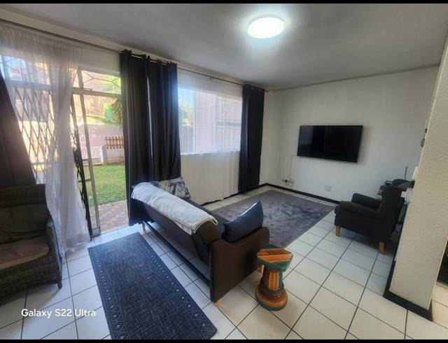 2 BEDROOM TOWNHOUSE FOR SALE IN BRACKENHURST